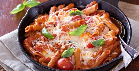 Паста с цукини, томатами и базиликом