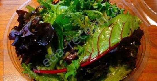 Зеленый салат перец болгарский курица копченая