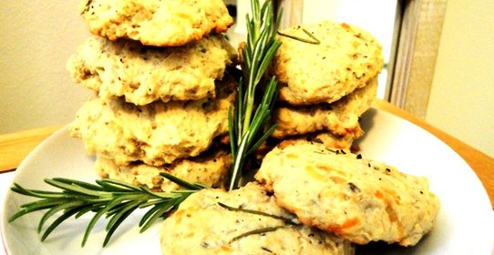 Крекеры с пармезаном и розмарином