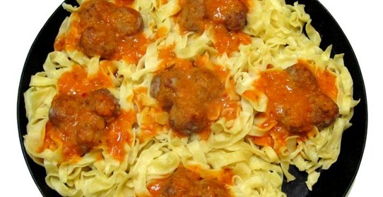 Гнезда с мясными фрикадельками
