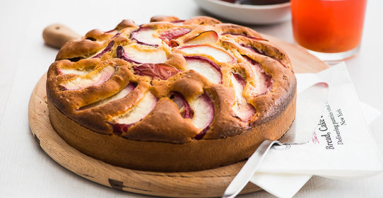 Сметанный пирог с персиками