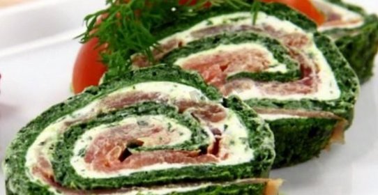 Рулет из шпината и лосося