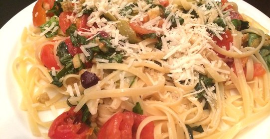 Спагетти крудо с давленными оливками