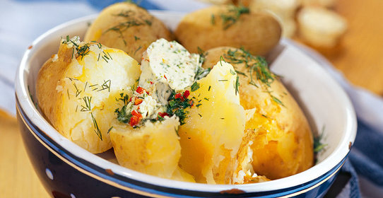 Молодой картофель с маслом