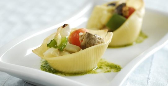 Ракушки с овощами и грибами