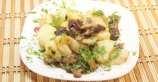Картофель с шампиньонами