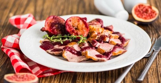 Утиная грудка с инжирным соусом