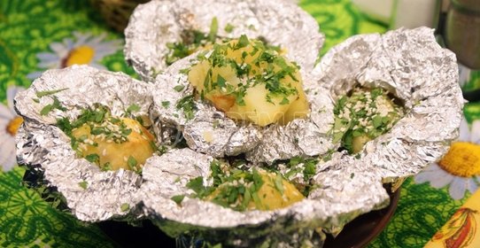 Картофель запеченный в фольге