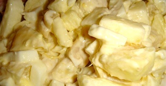 Мясной салат с яблоками и апельсинами по‑руэнски