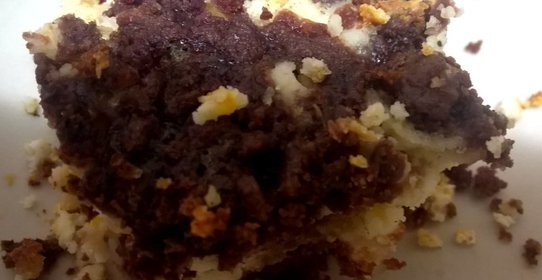 Творожный пирог с лимоном и какао