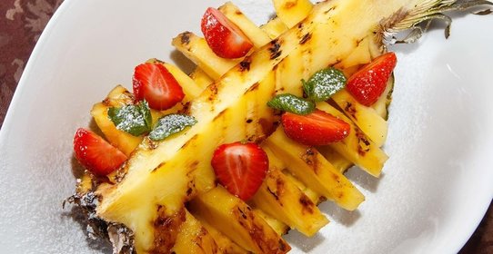 Ананас на гриле