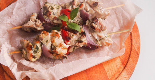 Шашлычки из курицы в пряном маринаде