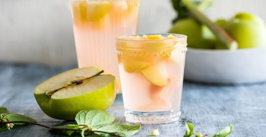 Компот из ревеня и яблок