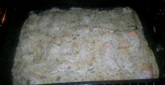 Форель запеченная под сметанным соусом