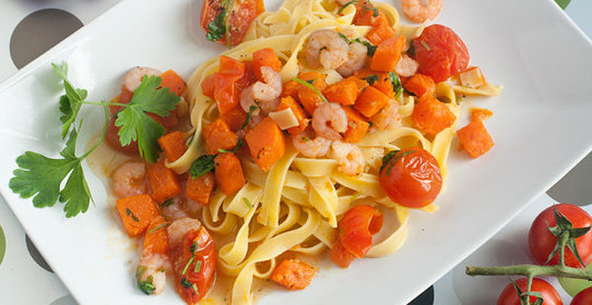 Паста с тыквой и креветками