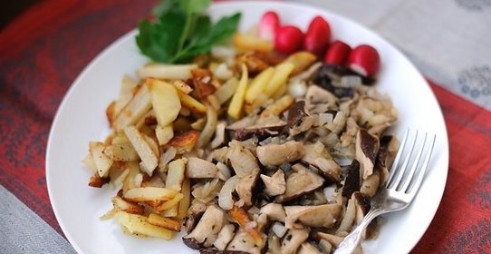 Картошка с белыми грибами