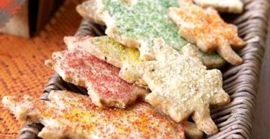 Домашнее печенье в форме кленовых листьев