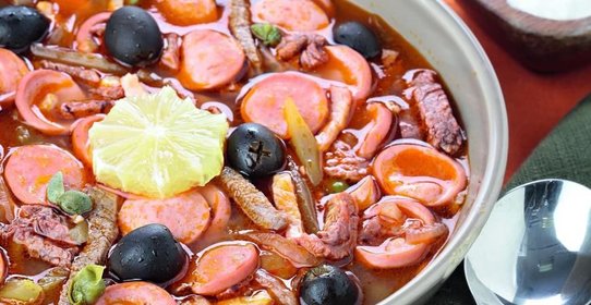 Солянка сборная с сосисками