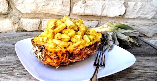 Салат Нежность с креветками и ананасом