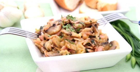 Салат из маринованных грибов и ветчины