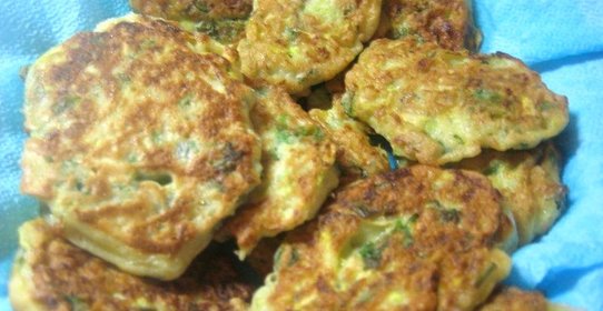 Оладьи из кабачков и кинзы