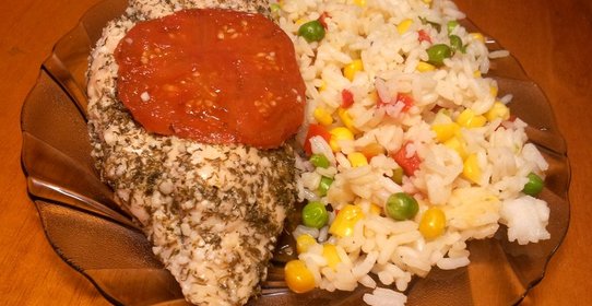 Куриное филе с помидорами, запеченное в духовке