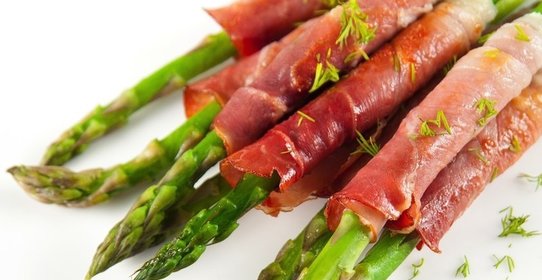 Спаржа в беконе за 15 минут