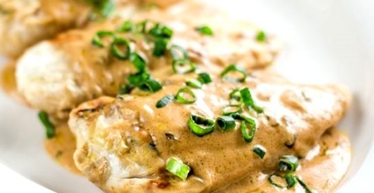 Курица в луковом соусе