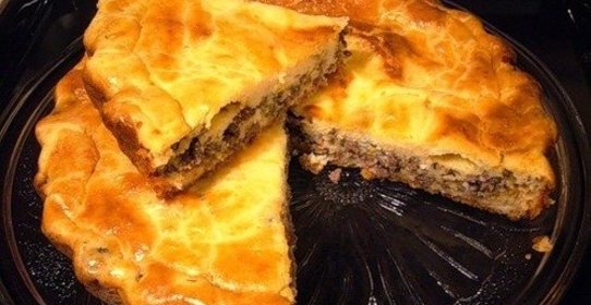 Пирог с фаршем и грибами