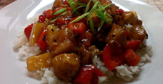 Курица в кисло-сладком соусе с ананасом