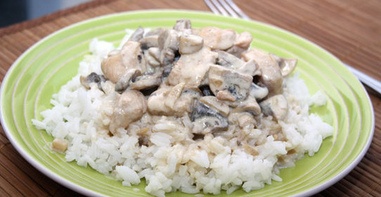 Курица с грибами в сливочном соусе