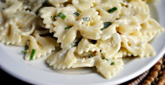 Макароны в сметанном соусе