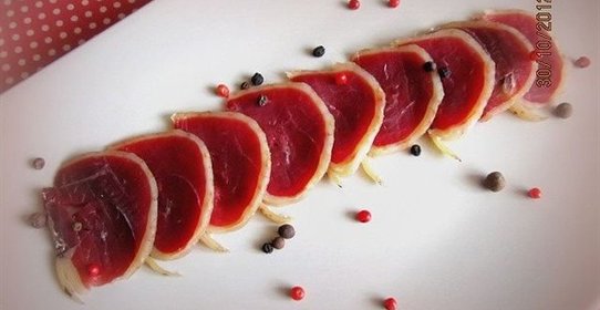 Ассорти из вяленого мяса.