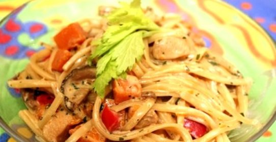 Паста с овощами в сливочном соусе