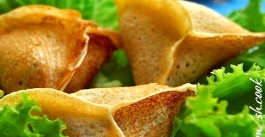 Блины на дрожжах с грибами и сыром