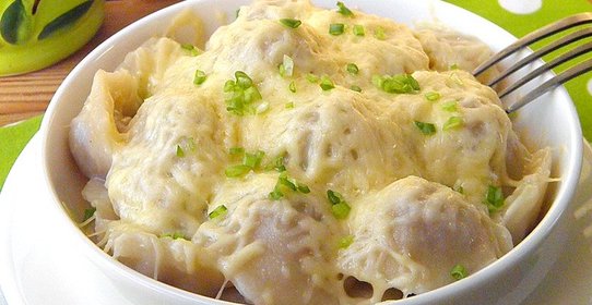 Пельмени с сыром в духовке