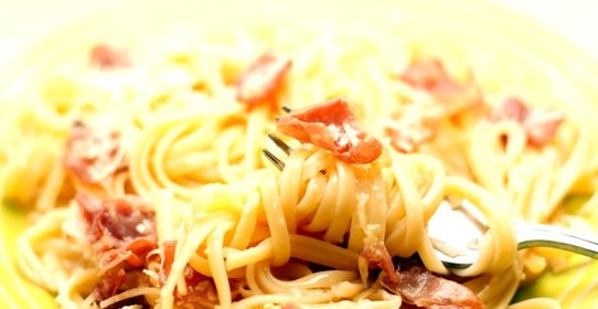 Макароны с ветчиной и сыром