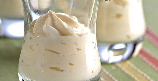 Огуречное мороженое со сливочным сыром и тимьяном