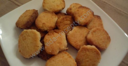 Печенье с пармезаном и розмарином