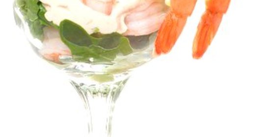 Коктейль из креветок со сливочным соусом с хреном