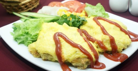 Куриная грудка в духовке под ананасами