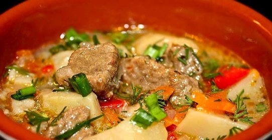 Жаркое из говядины в горшочках