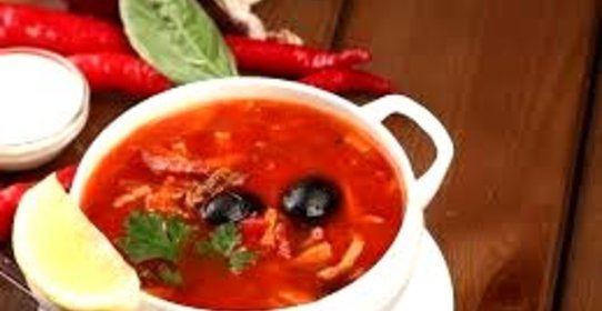 Солянка с копченой колбасой