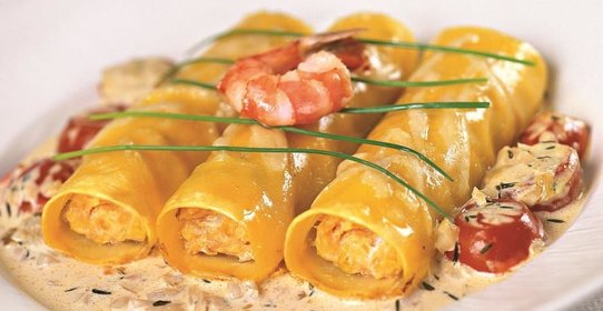 Каннелоне с рыбным фаршем и овощным соусом