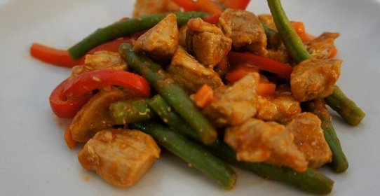 Свинина с овощами в соусе