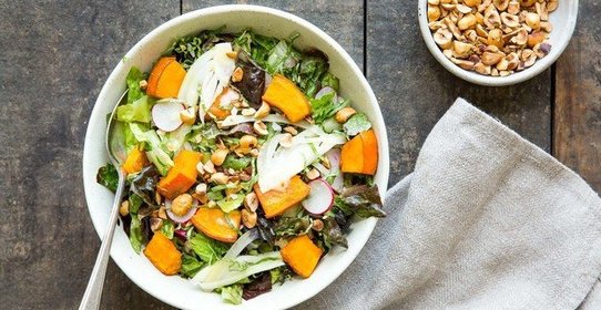 Салат с тыквой и зеленью