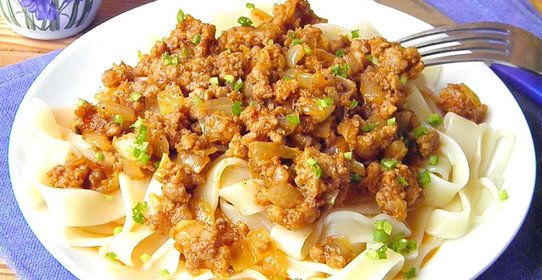 Паста с фаршем и томатной пастой