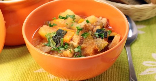 Овощное рагу с кабачками цукини