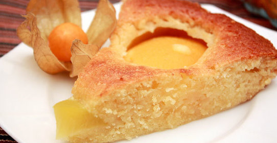 Пирог с консервированными персиками