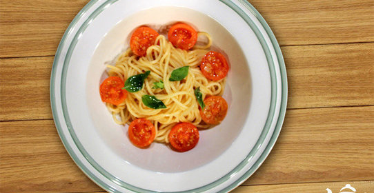 Спагетти айоли с черри томатами